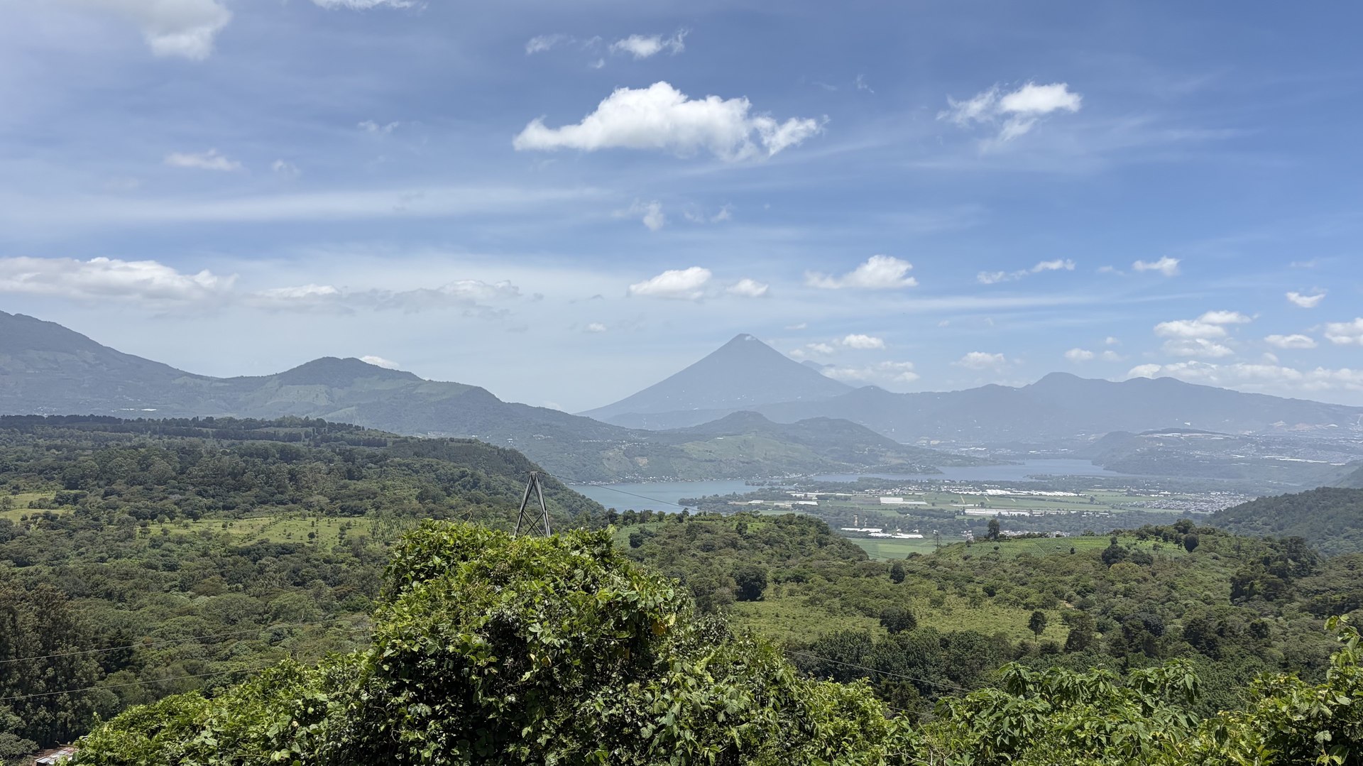 Bella Casa Grande — panoramic views of Agua and Pacaya volcanoes