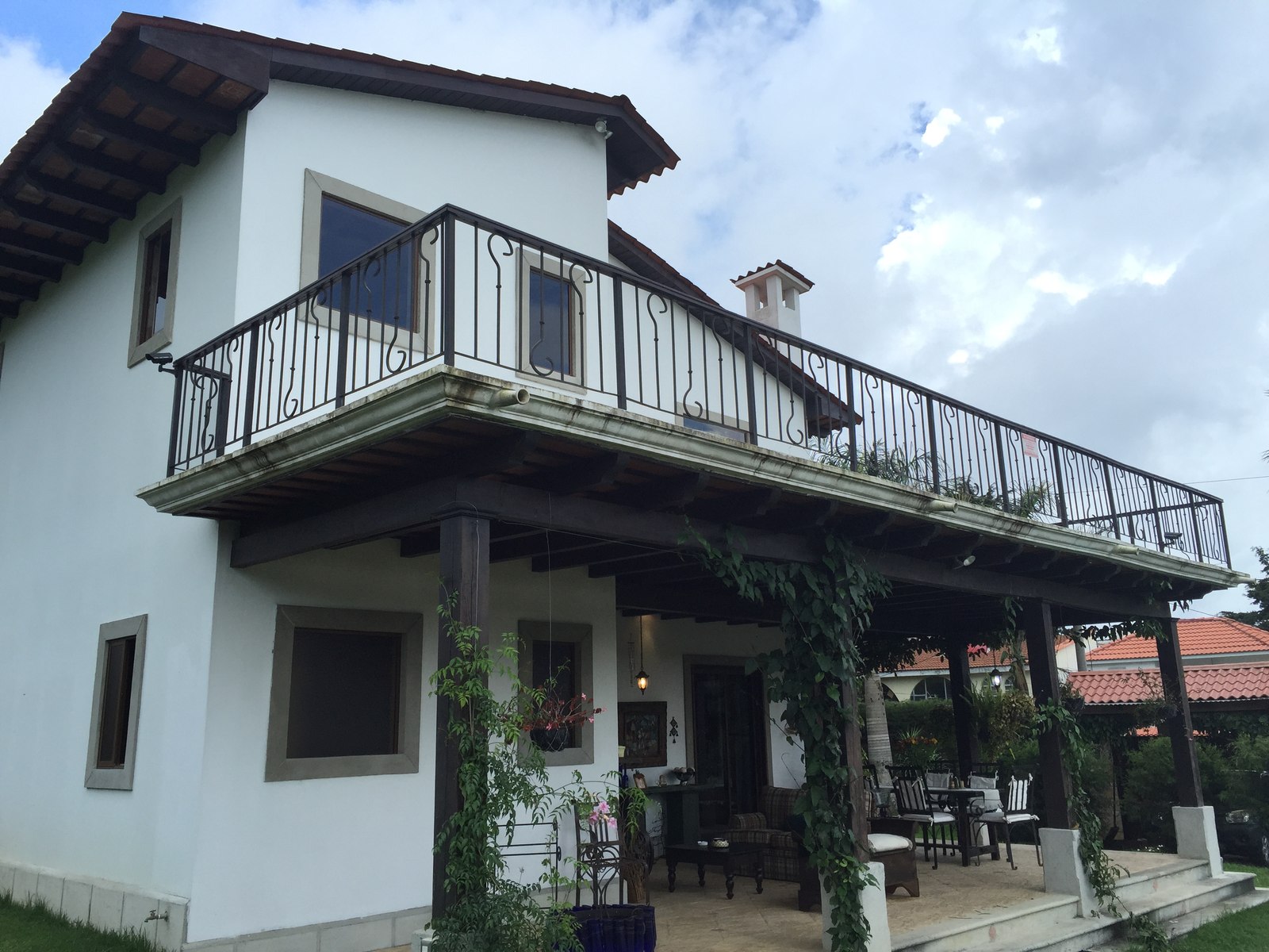 Outdoor dining terrace
